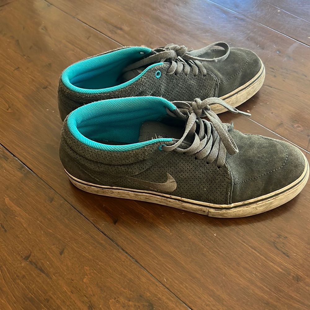Nike casual shoe